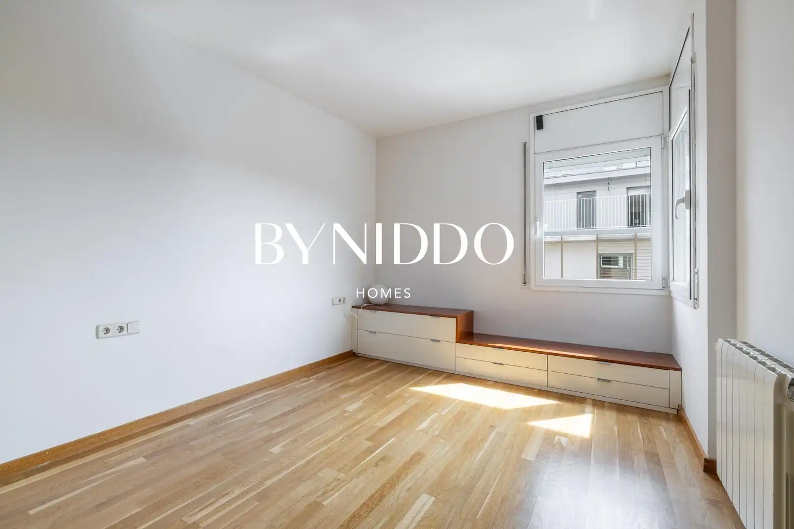 Bedroom of Flat for sale in Sant Cugat del Vallès  with Air Conditioner, Heating and Parquet flooring