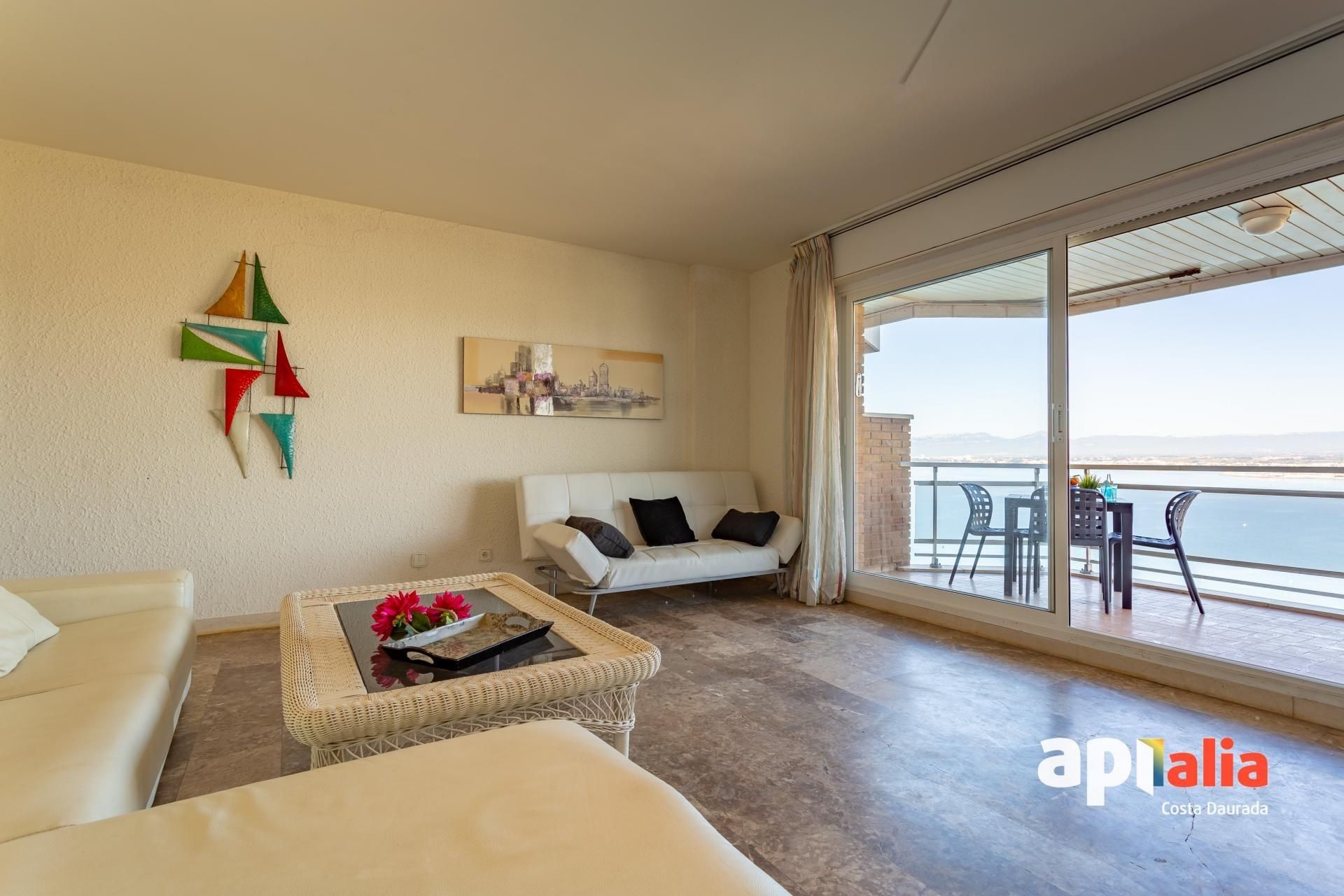 Wohnzimmer von Dachboden zum verkauf in Salou mit Heizung, Terrasse und Abstellraum
