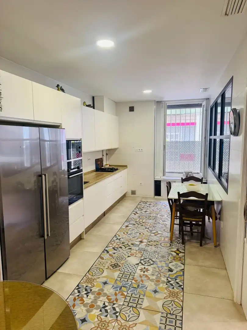 Cocina de Planta baja en venta en Sevilla con Aire acondicionado, Calefacción y Amueblado