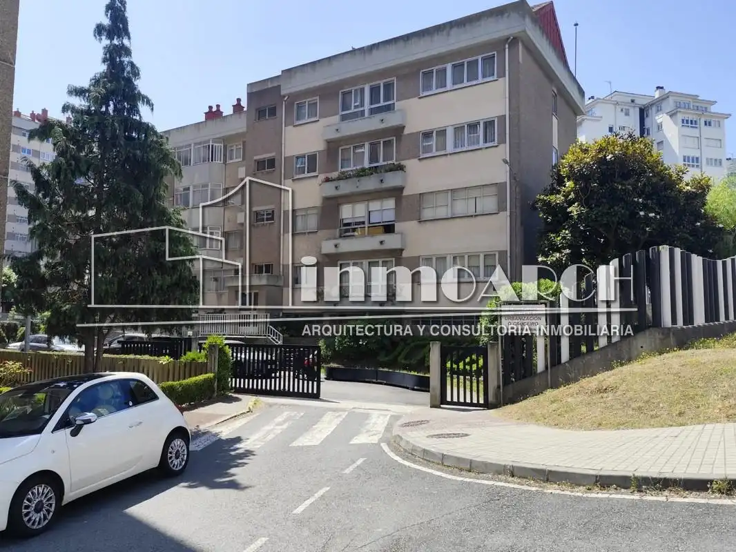 Vista exterior de Piso de alquiler en A Coruña Capital  con Amueblado