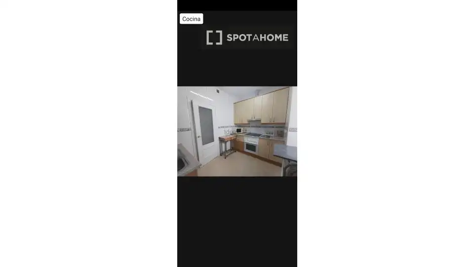 Cocina de Apartamento para compartir en Madrid con Aire acondicionado, Terraza y Amueblado