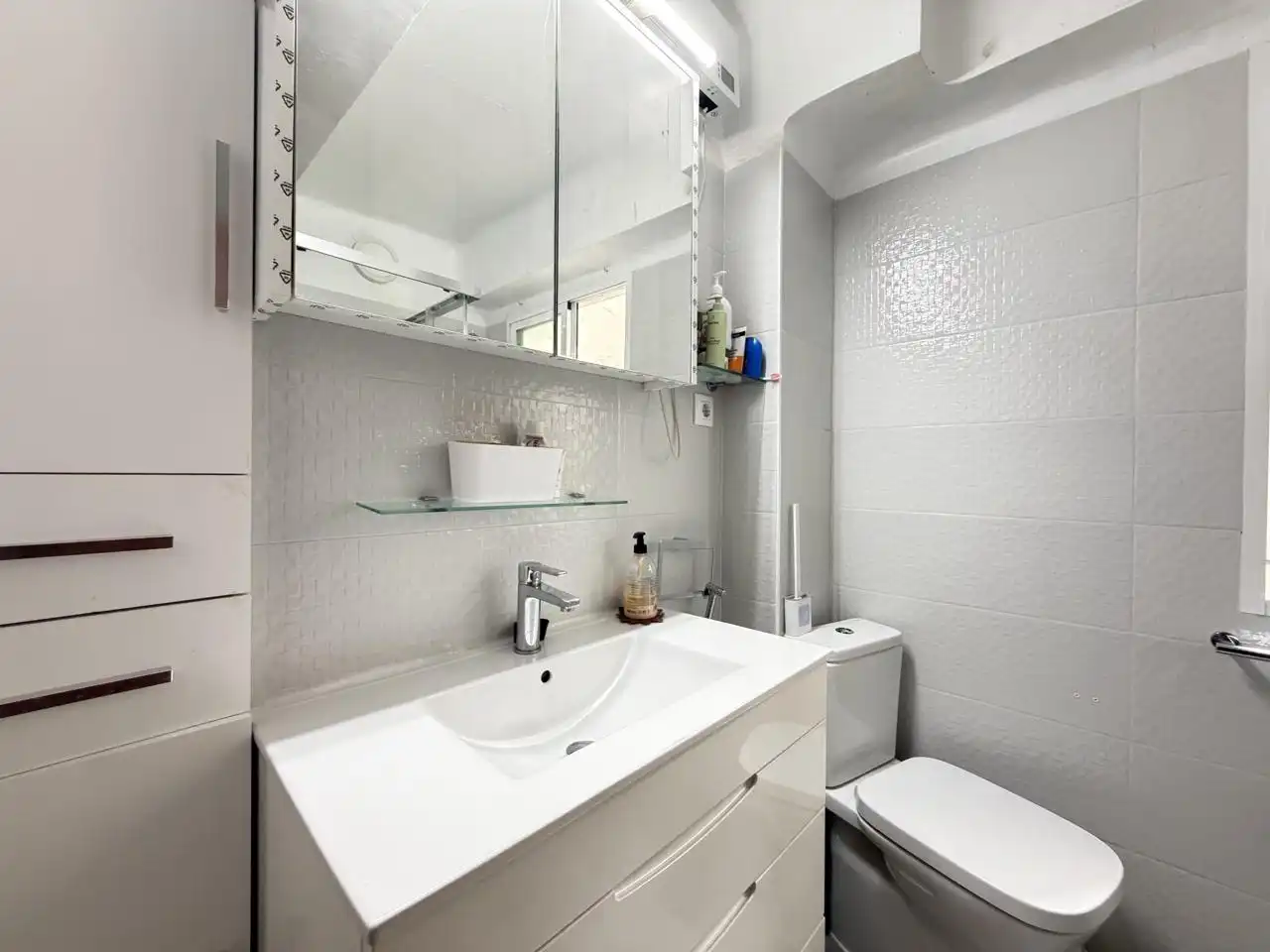 Bathroom of Flat for share in Alicante / Alacant  with Furnished