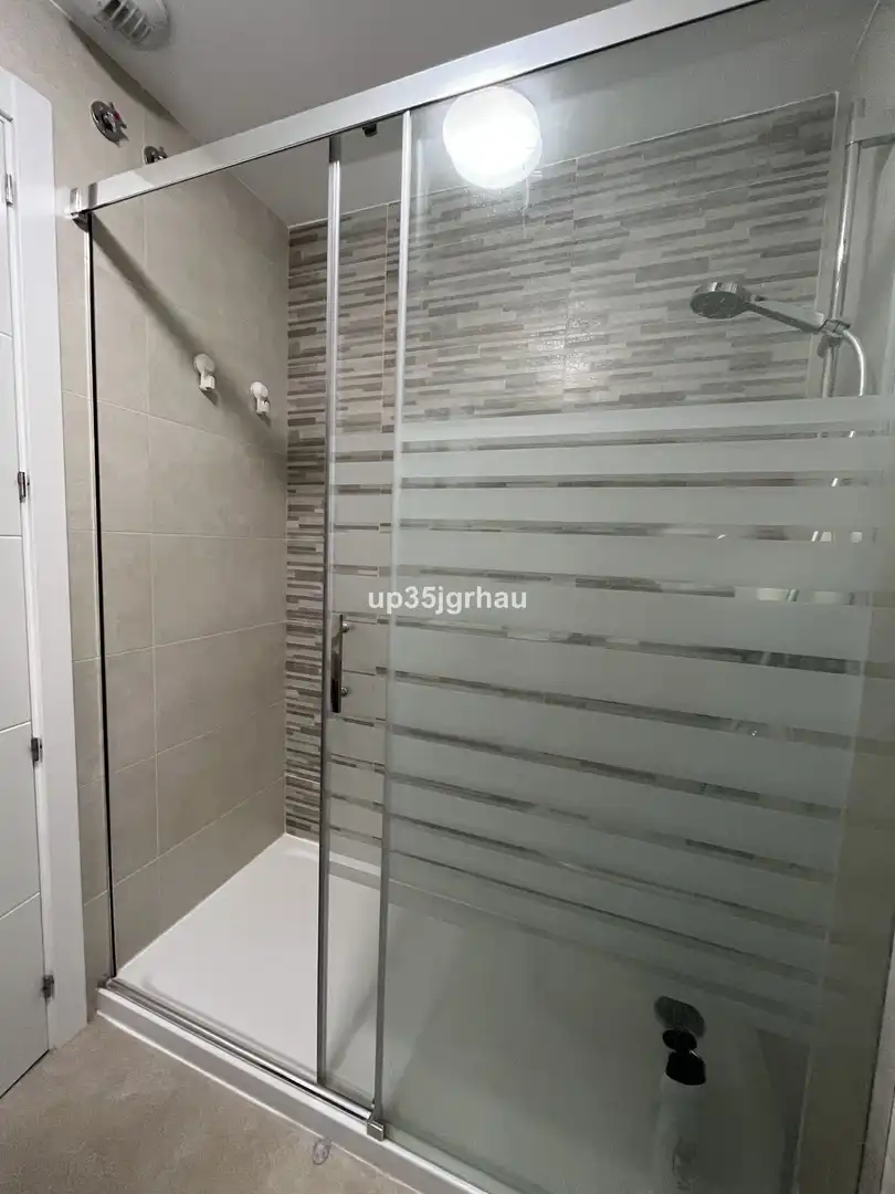 Bathroom of Apartments for sale in Estepona  with Air Conditioner, Terrace and Furnished