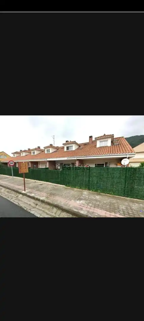 Vista exterior de Piso en venta en Castañeda