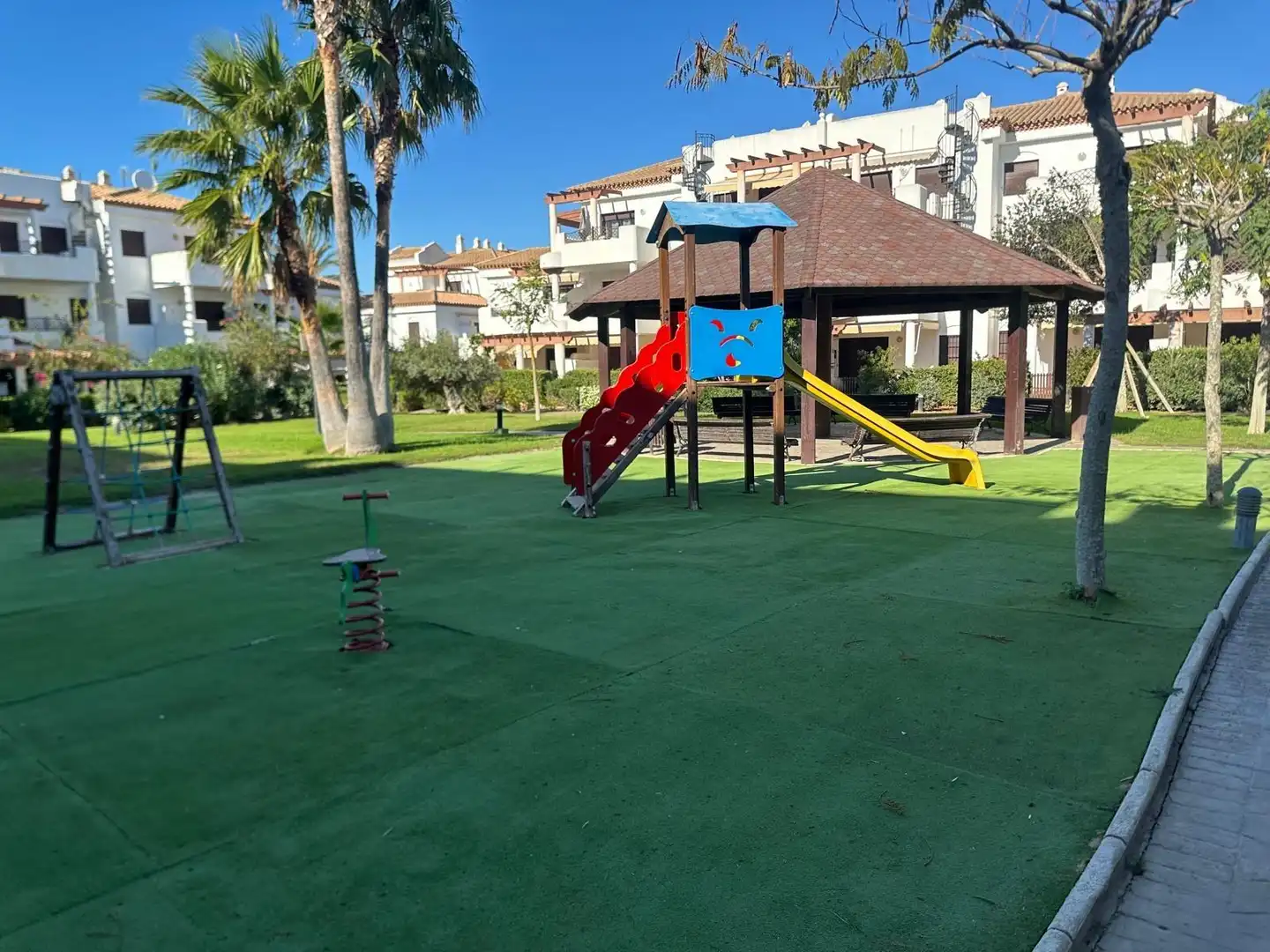 Appartement compact avec piscine à vendre à La Barrosa, imagen 4