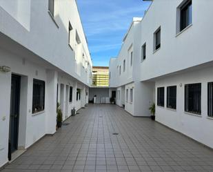 Vista exterior de Dúplex en venda en La Línea de la Concepción amb Terrassa