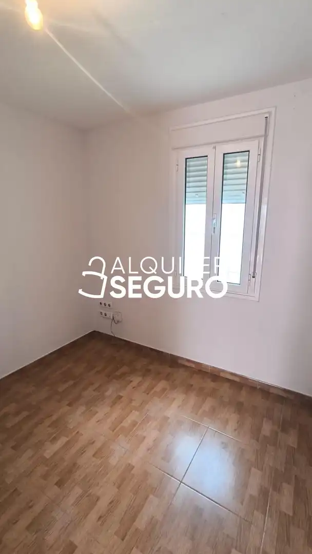 Bedroom of Flat for rent in Sevilla  with Air Conditioner