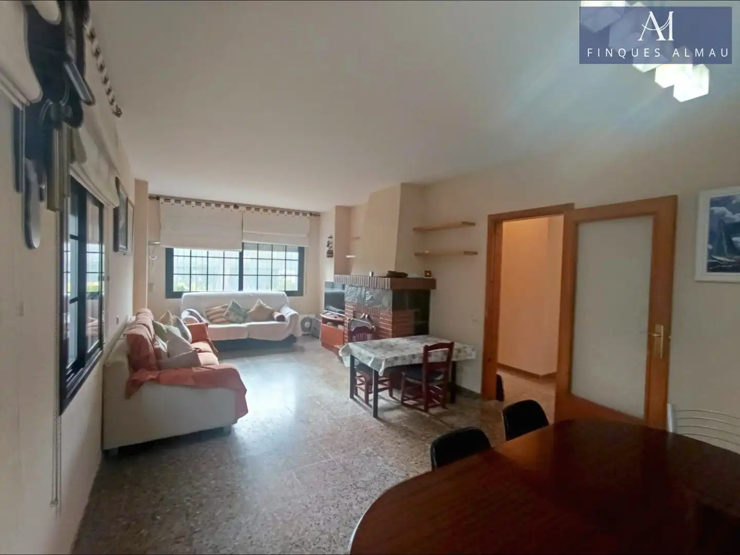 Sala d'estar de Casa o xalet en venda en Sant Pere de Ribes amb Calefacció, Jardí privat i Terrassa