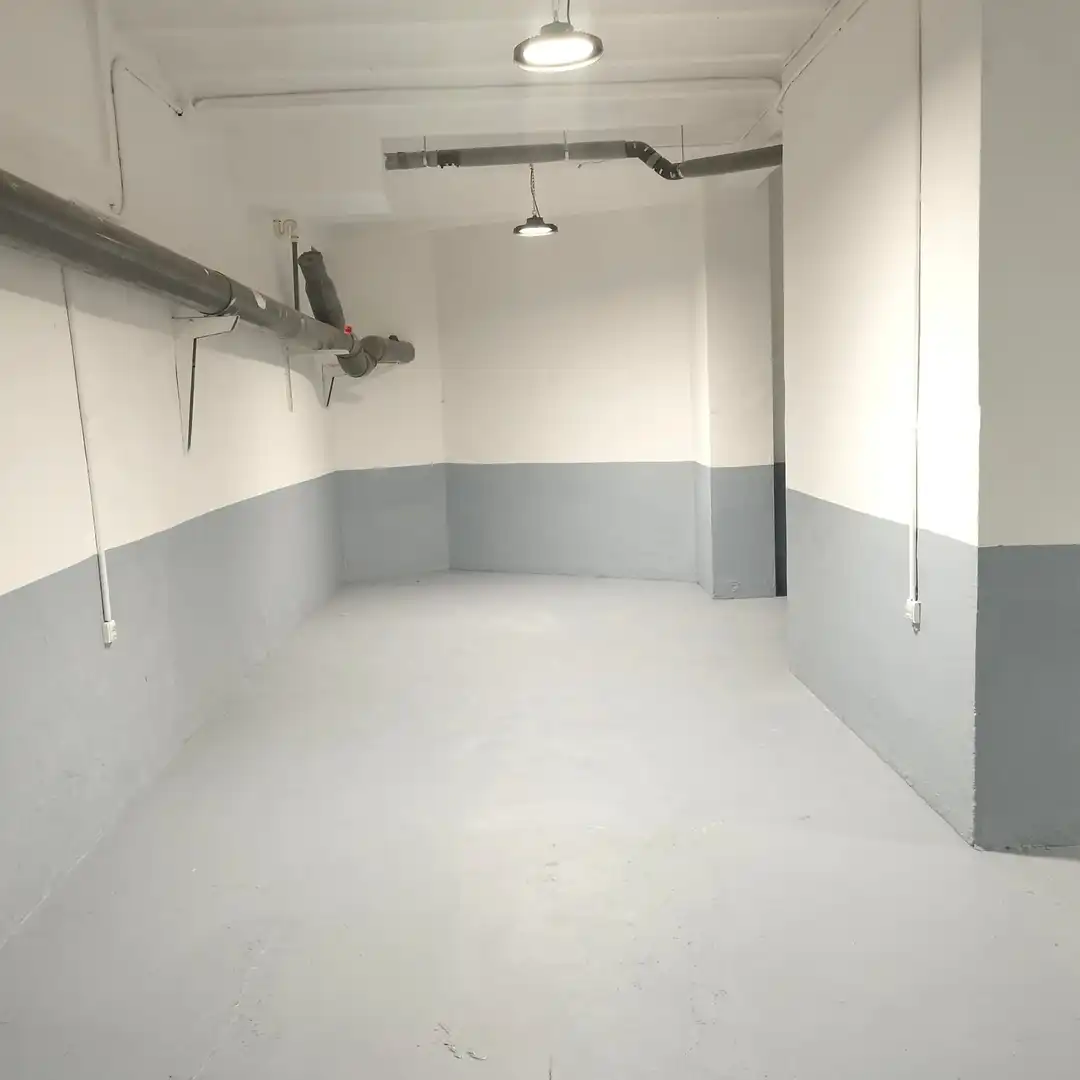 Commercial properties for sale in Barcelona  with Parquet flooring