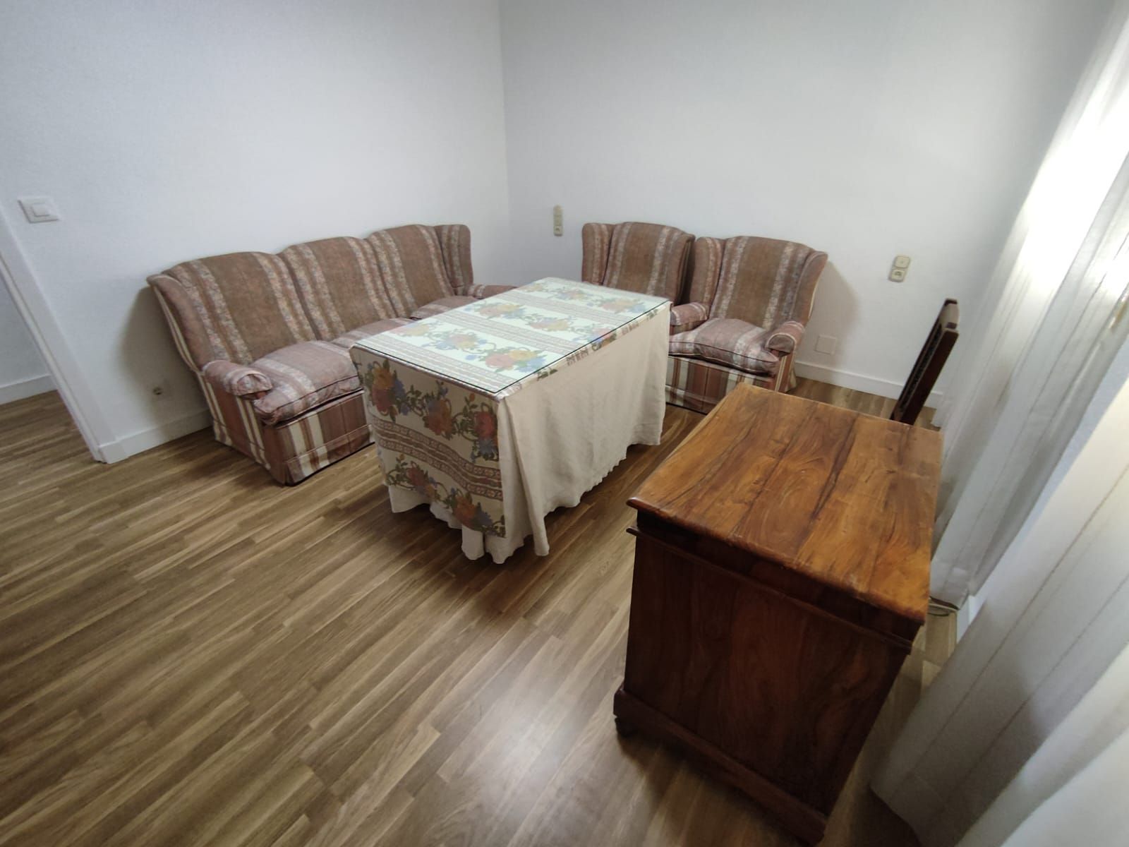 Flat to rent in Algeciras  with Furnished