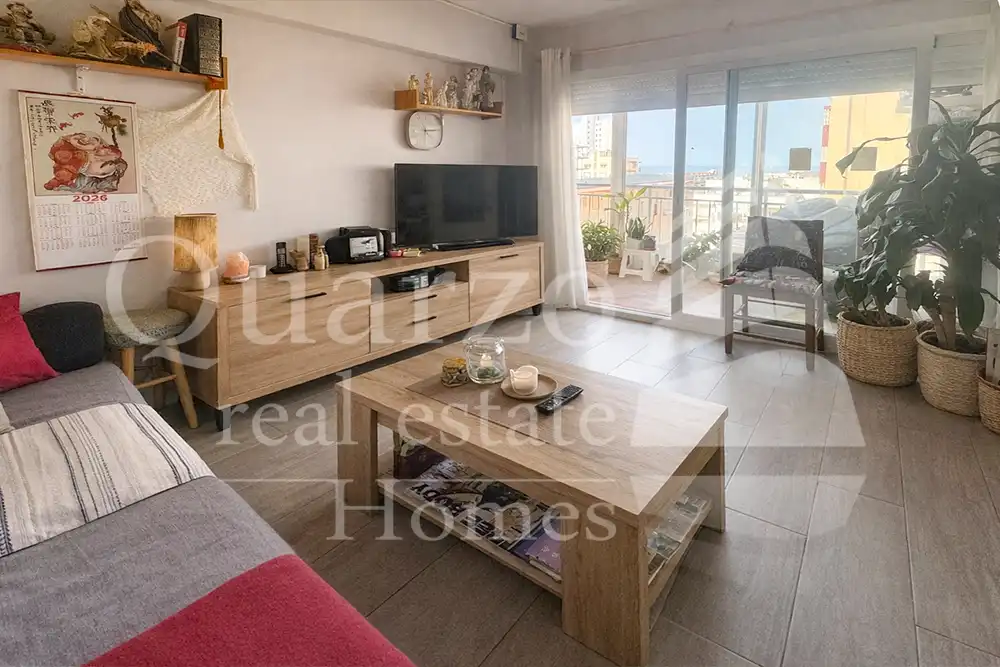 Sala de estar de Apartamento en venta en Gandia con Calefacción, Terraza y Amueblado