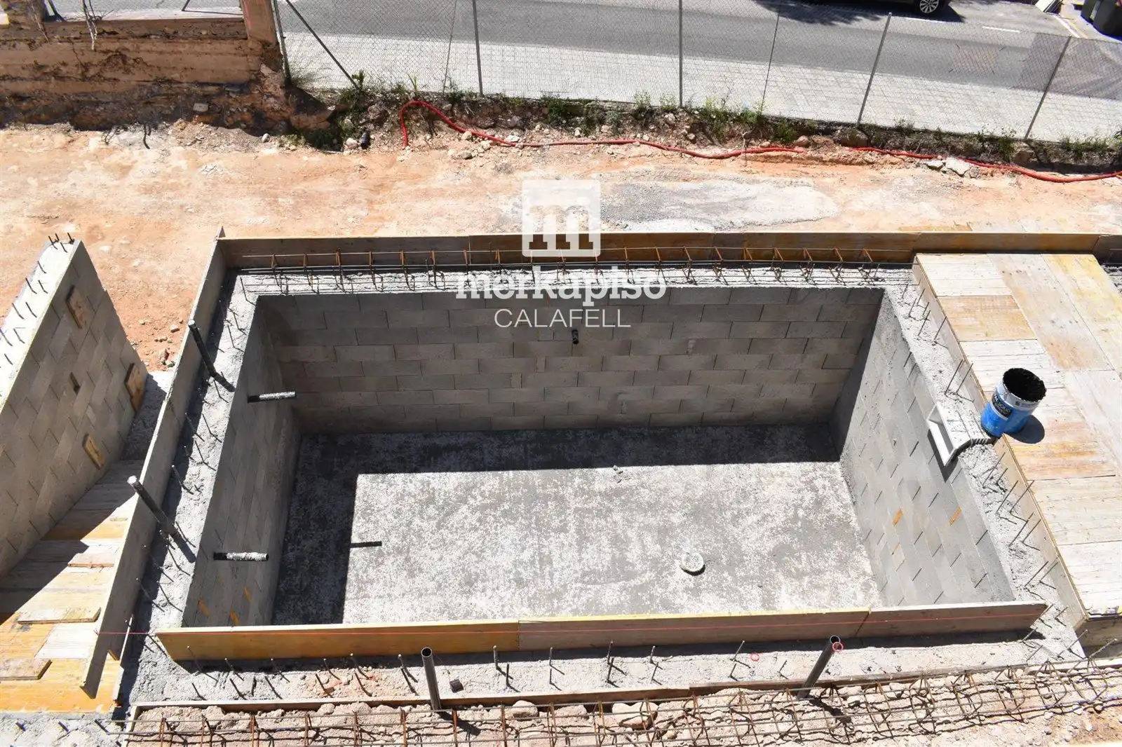 Piscina de Casa adosada en venda en Calafell amb Aire condicionat, Calefacció i Terrassa
