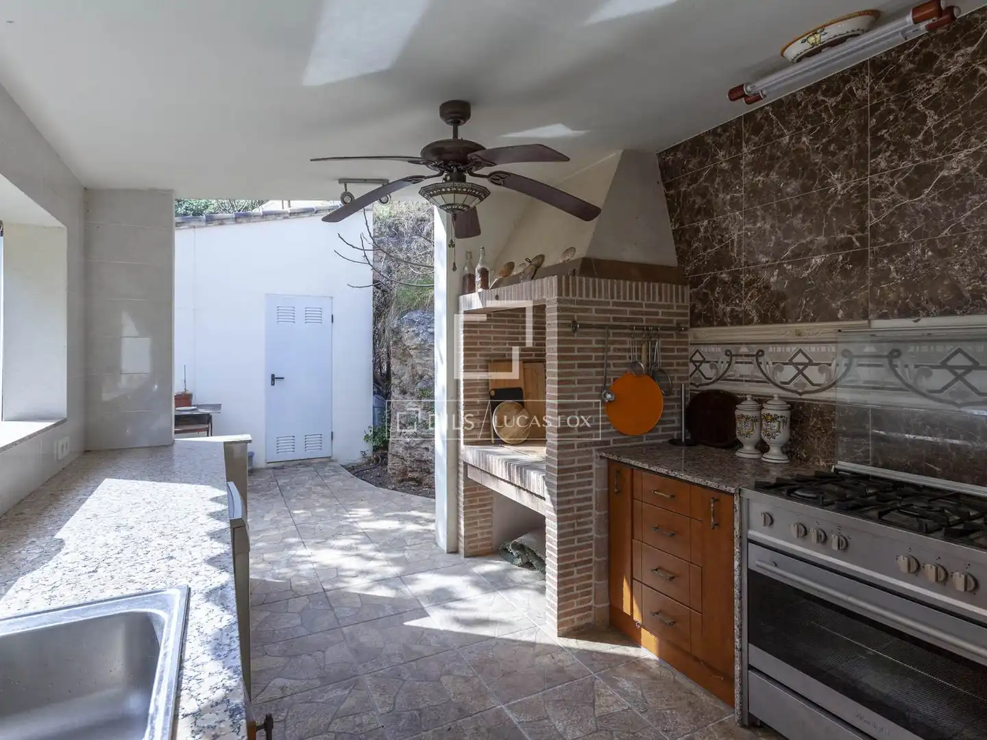 Cuina de Casa o xalet en venda en Rocafort amb Aire condicionat, Calefacció i Jardí privat