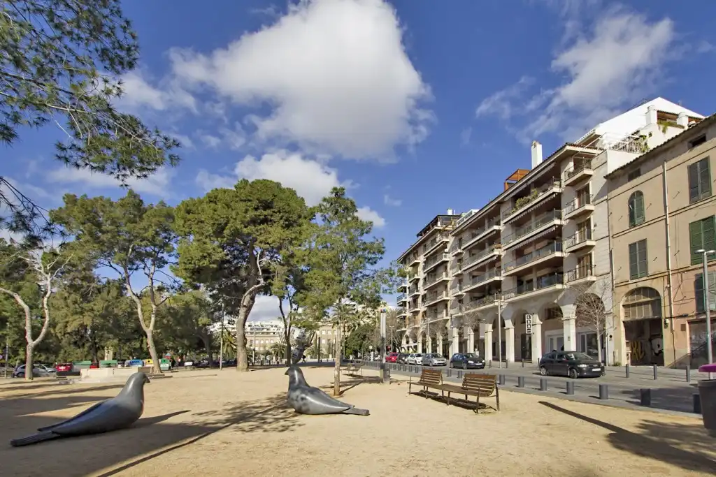 Außenansicht von Wohnungen zum Verkauf in  Palma de Mallorca mit Klimaanlage, Heizung und Terrasse