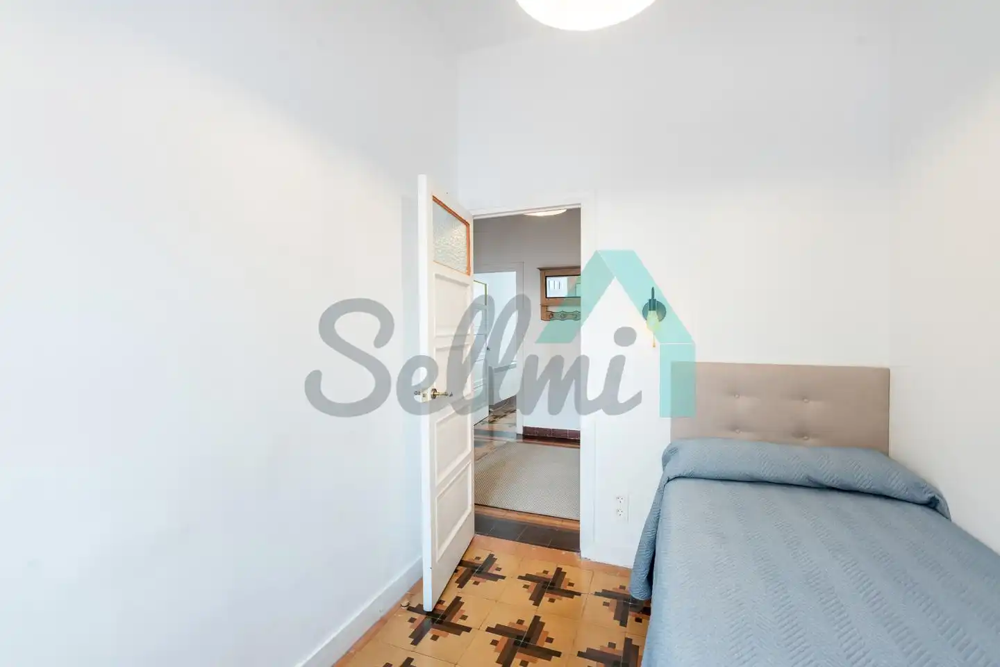 Bedroom of Flat for rent in Gijón   with Heating, Terrace and Furnished