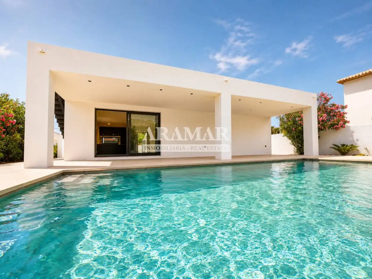Villa avec piscine à vendre à Las Marinas / Les Marines