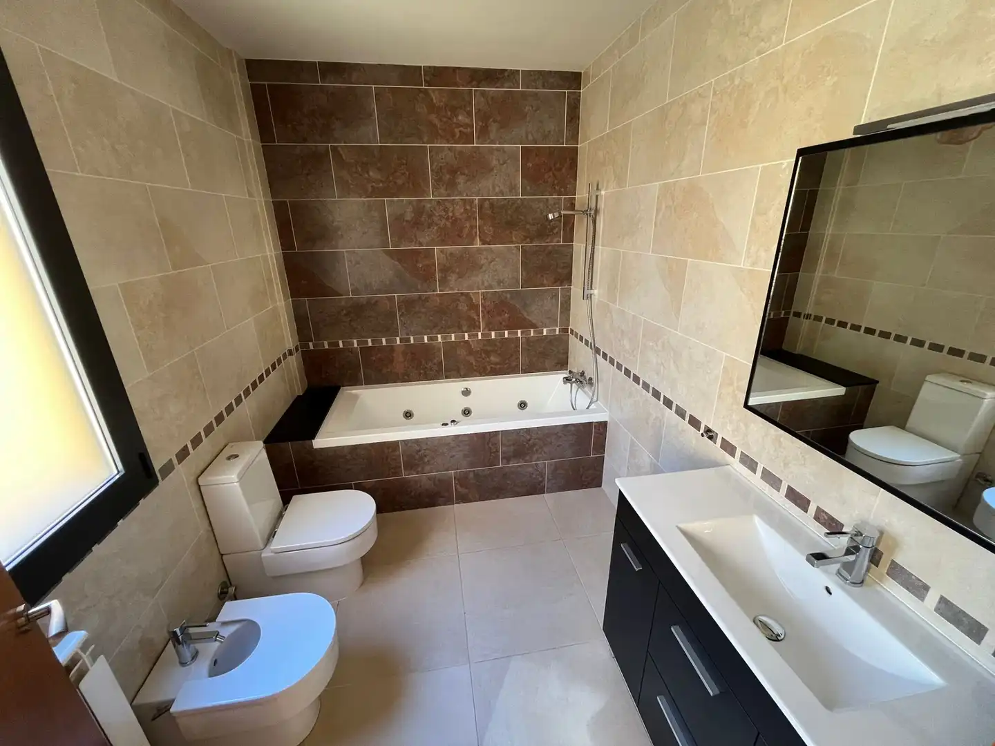 Baño de Casa adosada en venta en Solsona con Aire acondicionado, Jardín privado y Terraza