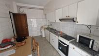 Cuina de Pis en venda en Ourense Capital  amb Calefacció, Parquet i Moblat