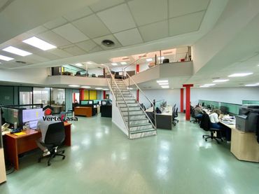 Local comercial en venta en Jacinto Benavente