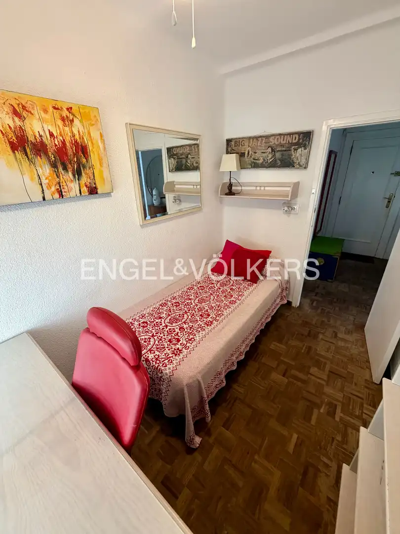 Habitación de Piso de alquiler en Valencia con Calefacción, Parquet y Amueblado