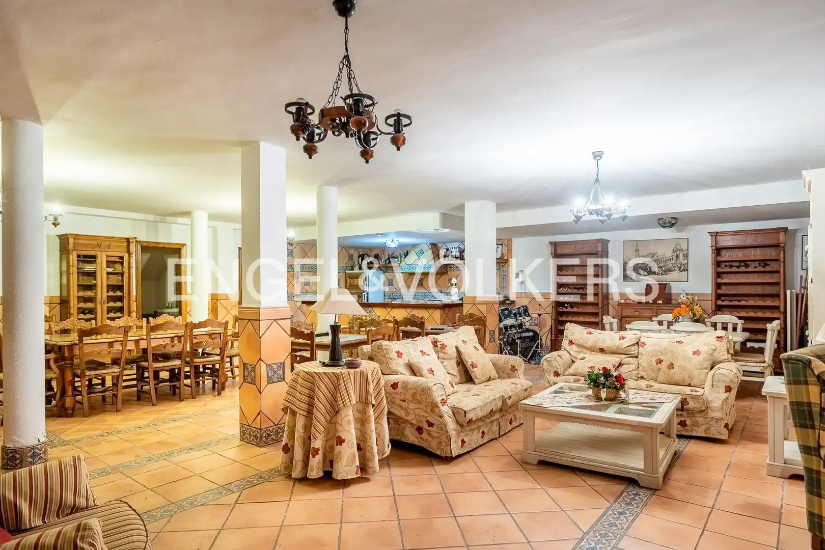 Houses for sale in Sevilla  with Air Conditioner, Heating and Private garden