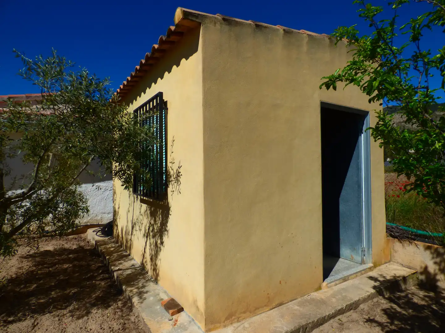 Vista exterior de Finca rústica en venta en Onil con Jardín privado, Trastero y Piscina
