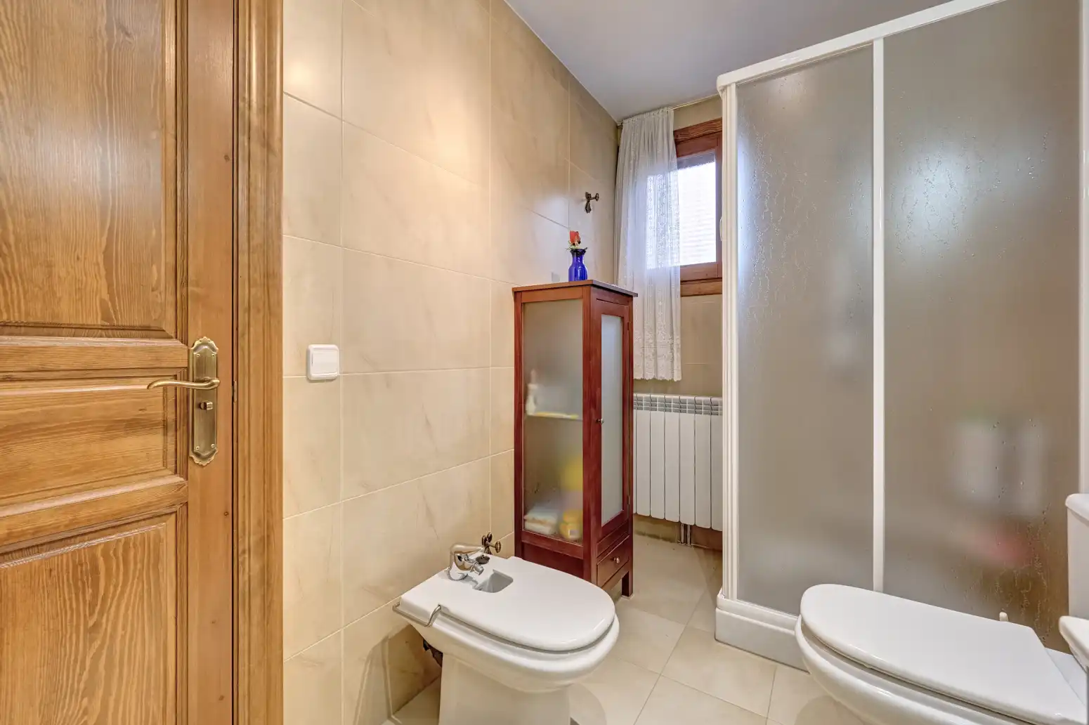 Bathroom of Flat for sale in Garde  with Heating and Terrace