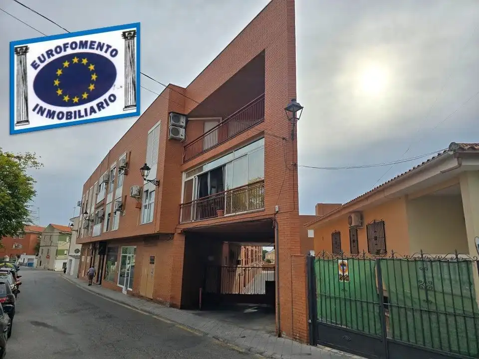 Pis amb ascensor en venda a Yuncler