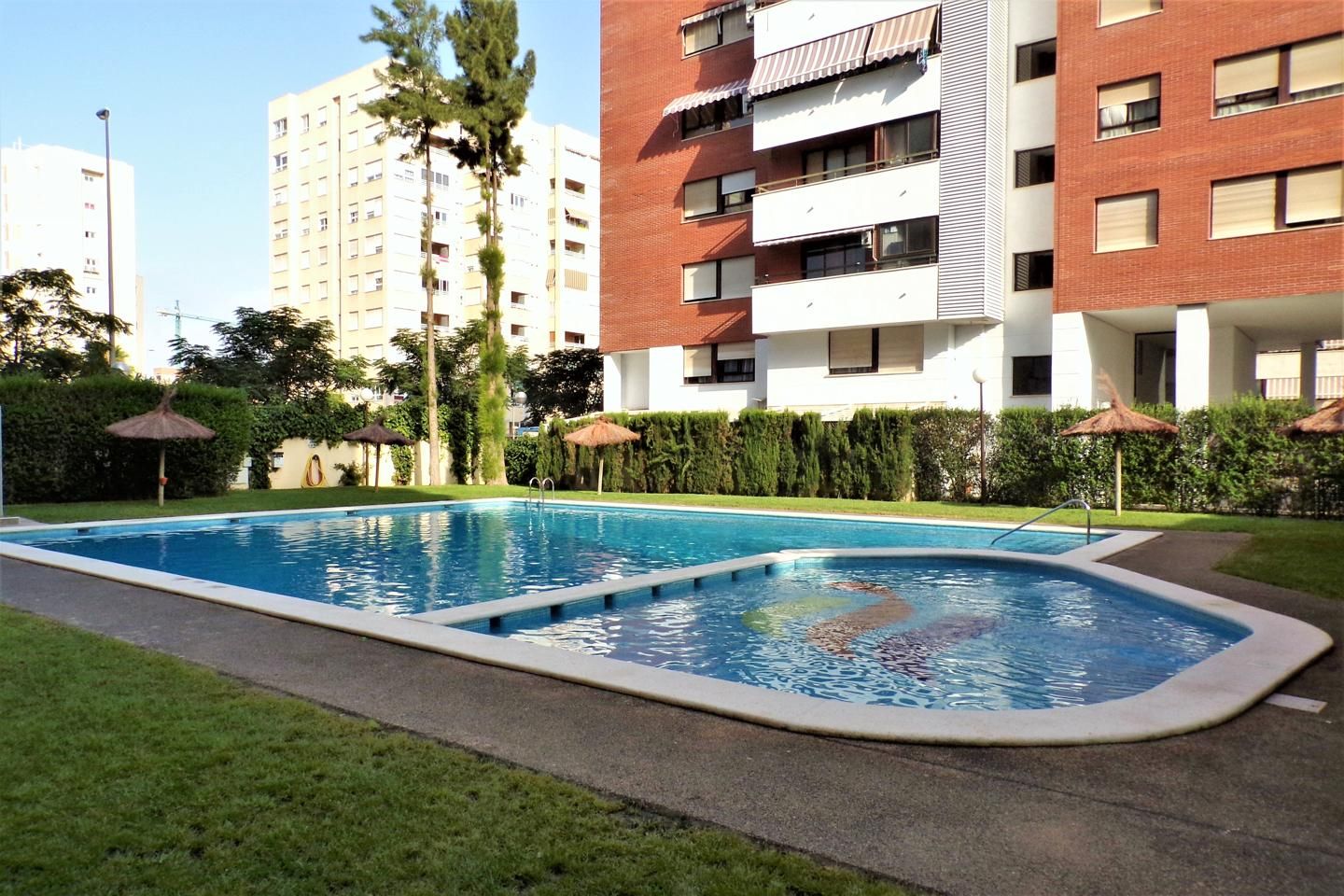 Swimming pool of Planta baja for sale in Alicante / Alacant  with Air Conditioner, Terrace and Community pool