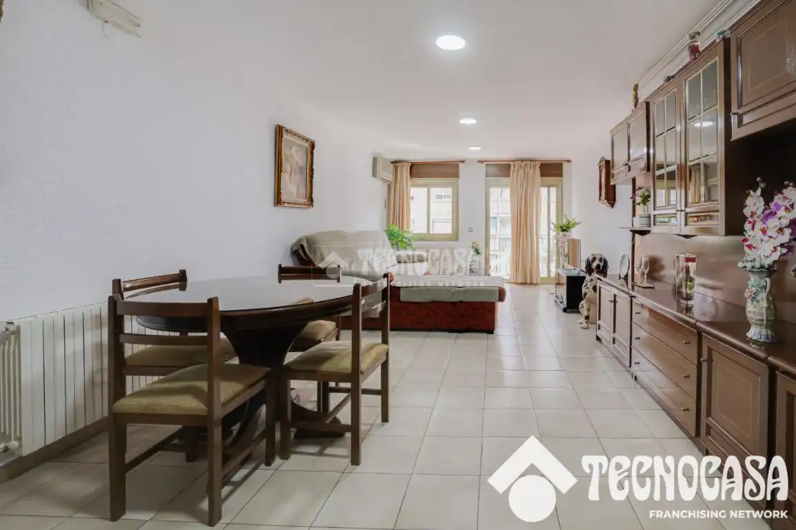 Flat for sale in Riu Sud, Santa Coloma de Gramenet
