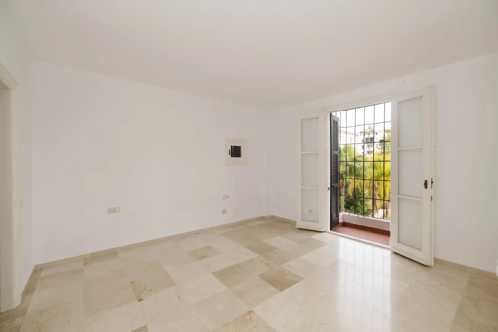 Piso en venta en Marbella con Terraza, Trastero y Balcón
