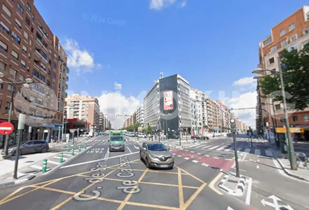 Vista exterior de Local de alquiler en Valencia