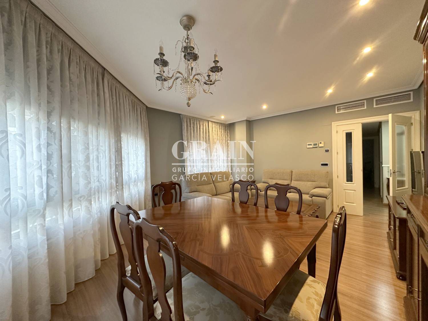 Menjador de Pis en venda en  Albacete Capital amb Aire condicionat, Calefacció i Traster