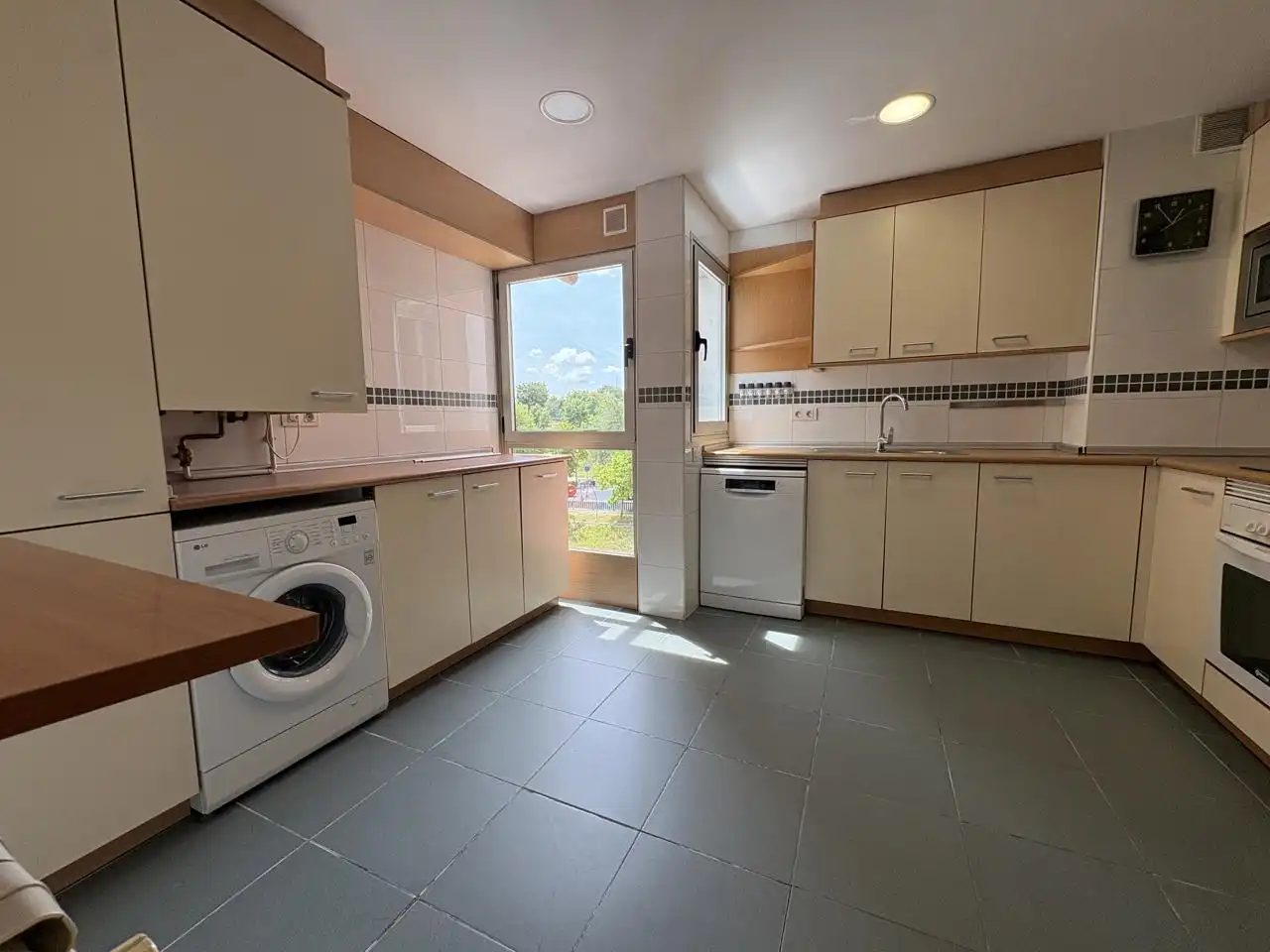 Cocina de Piso en venta en Madrid con Calefacción, Terraza y Trastero