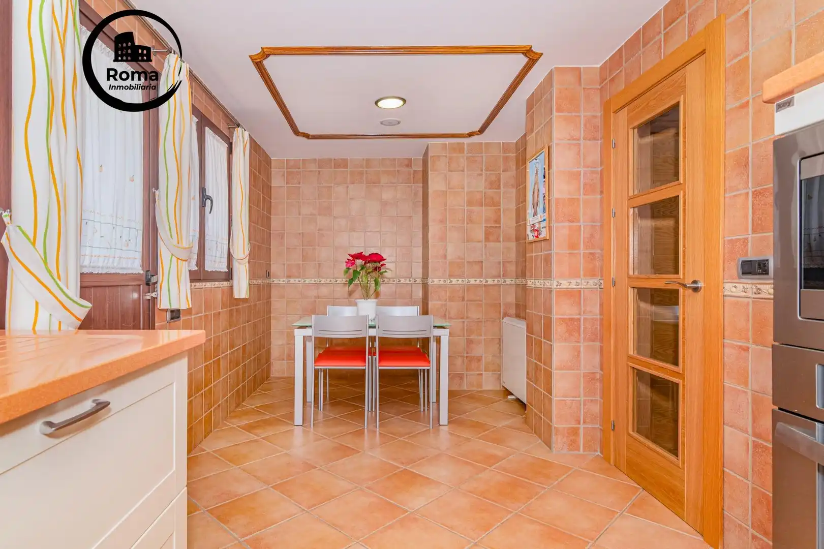 Cocina de Casa adosada en venta en La Zubia con Aire acondicionado, Calefacción y Piscina