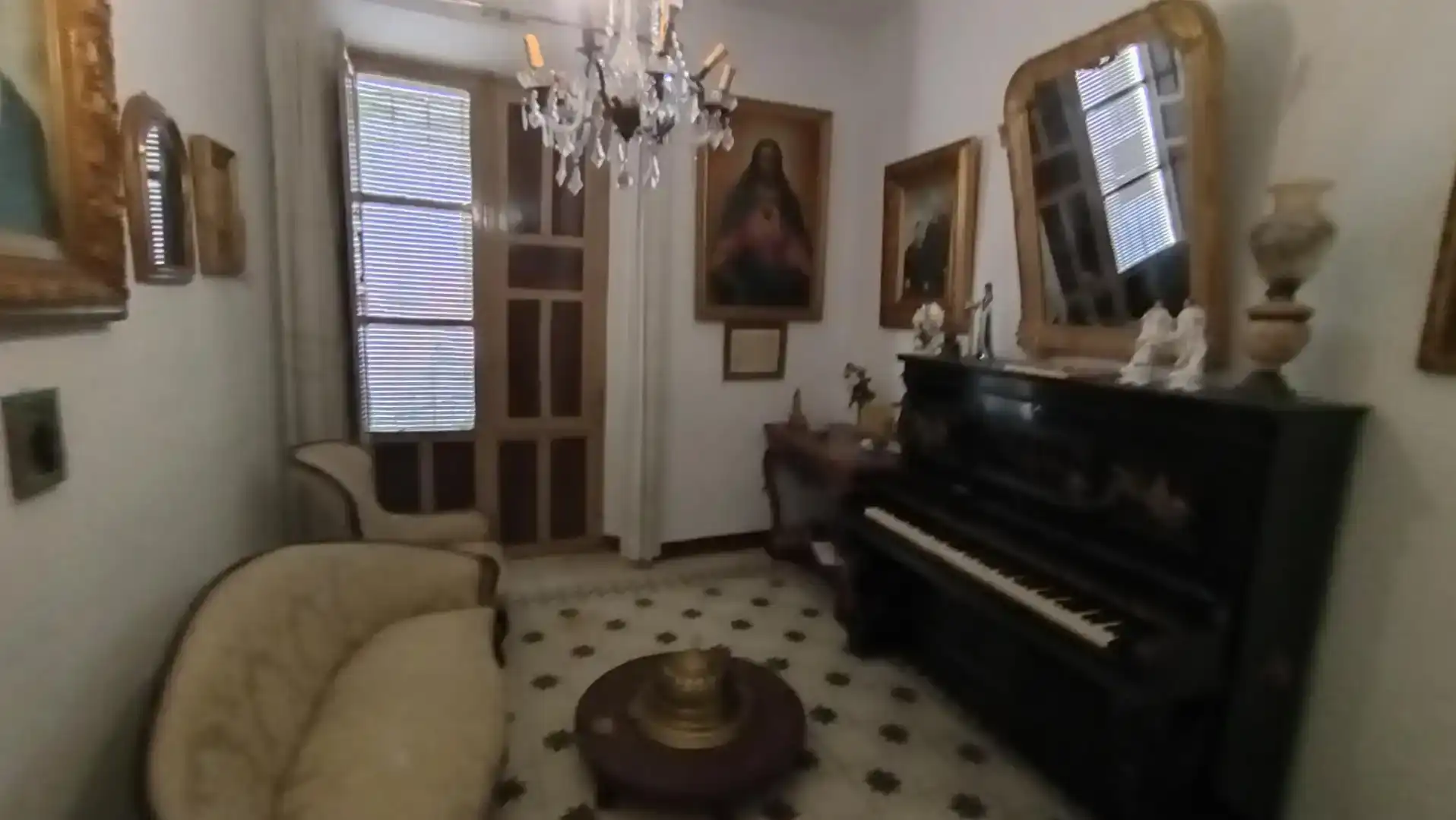 Sala d'estar de Casa adosada en venda en Baza amb Jardí privat i Balcó
