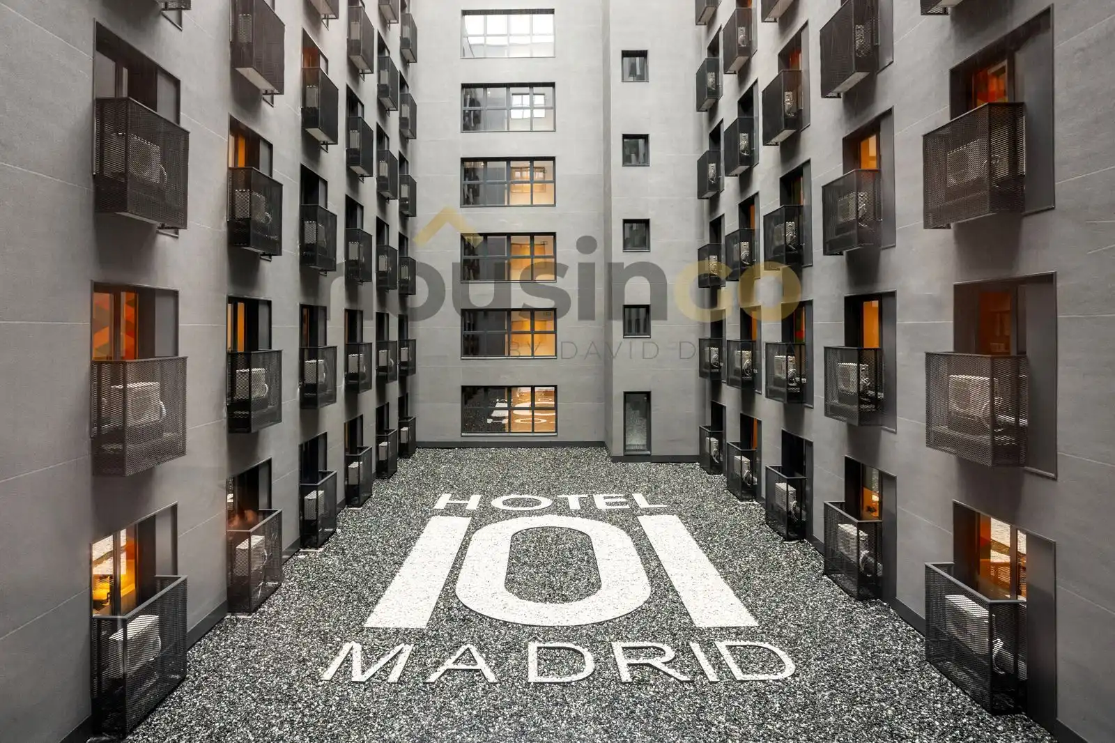 Vista exterior de Estudi en venda en Madrid amb Aire condicionat, Calefacció i Jardí privat