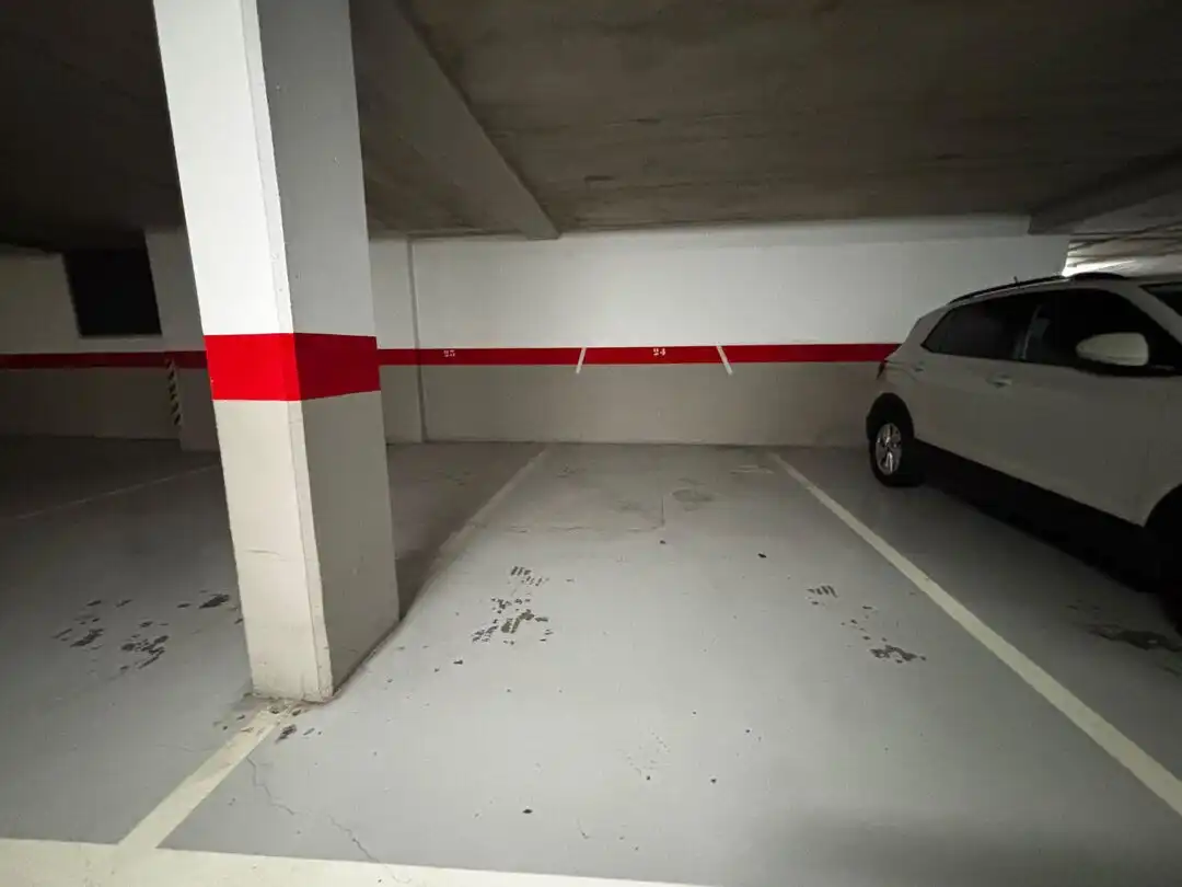 Parking de Piso de alquiler en Santander con Trastero, Amueblado y Balcón