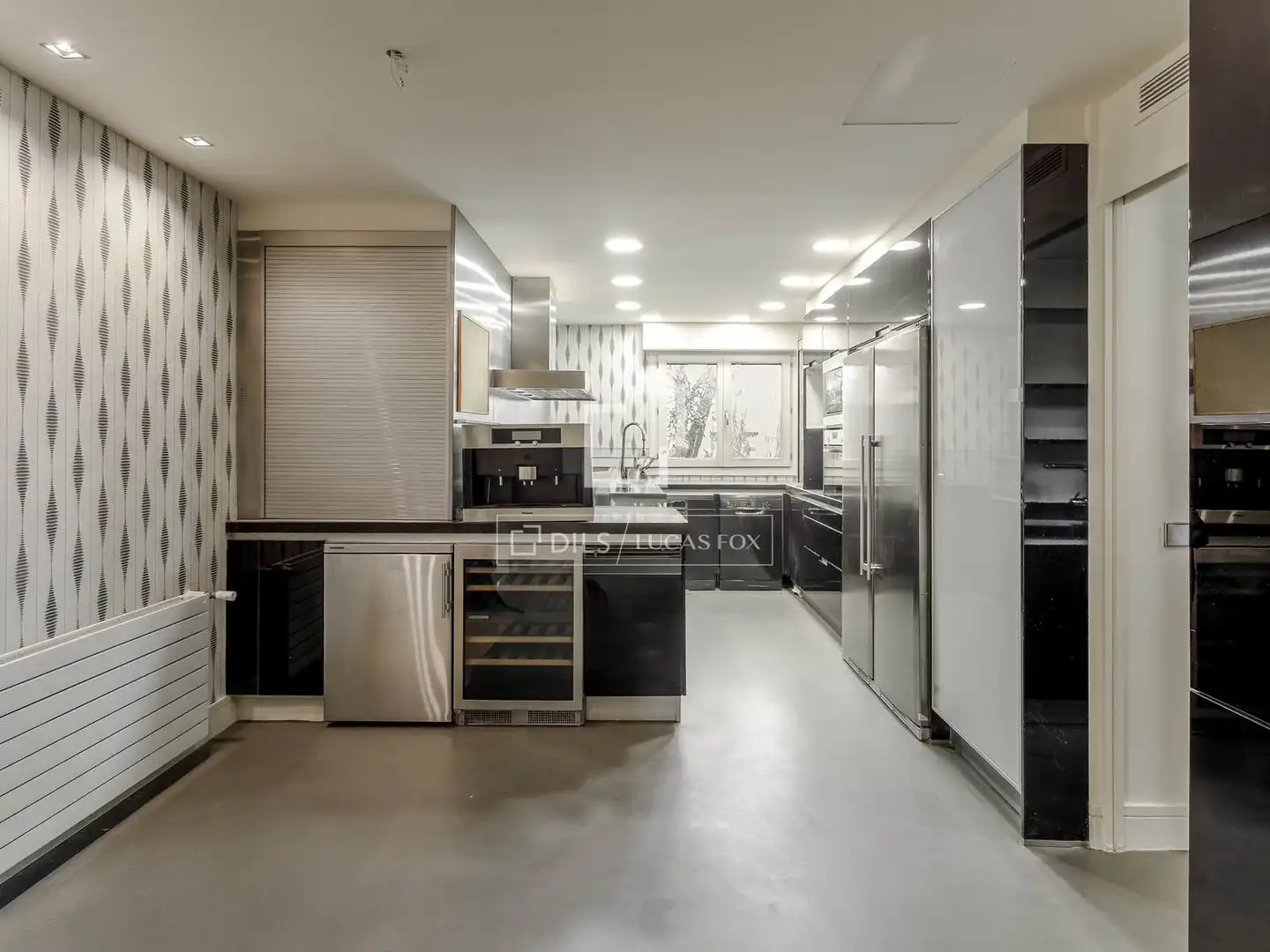 Kitchen of Attic for rent in Madrid  with Air Conditioner, Heating and Private garden