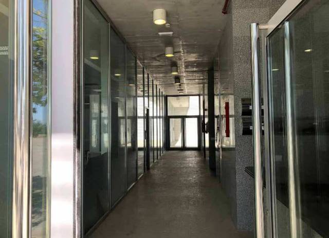 Oficina en Alquiler en C/ Germans Lumiere en Establiments