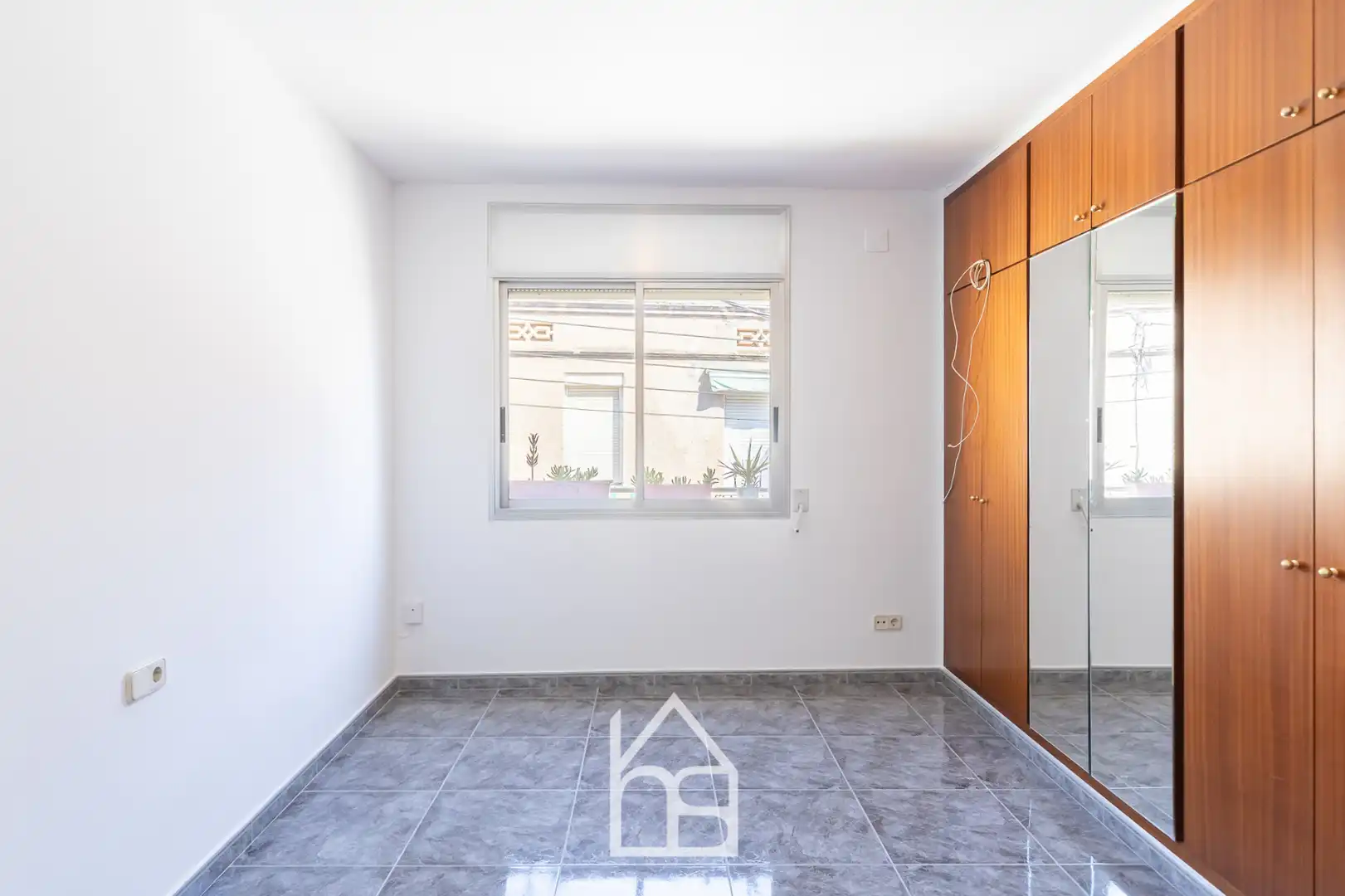 Dormitori de Casa adosada en venda en Cornellà de Llobregat amb Aire condicionat, Calefacció i Terrassa