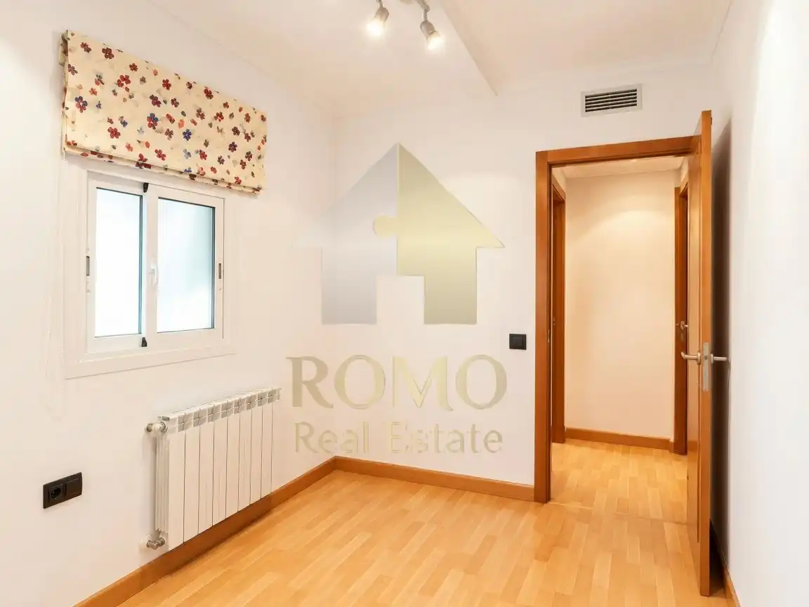 Flat for sale in Carrer del Cadí, imagen 4
