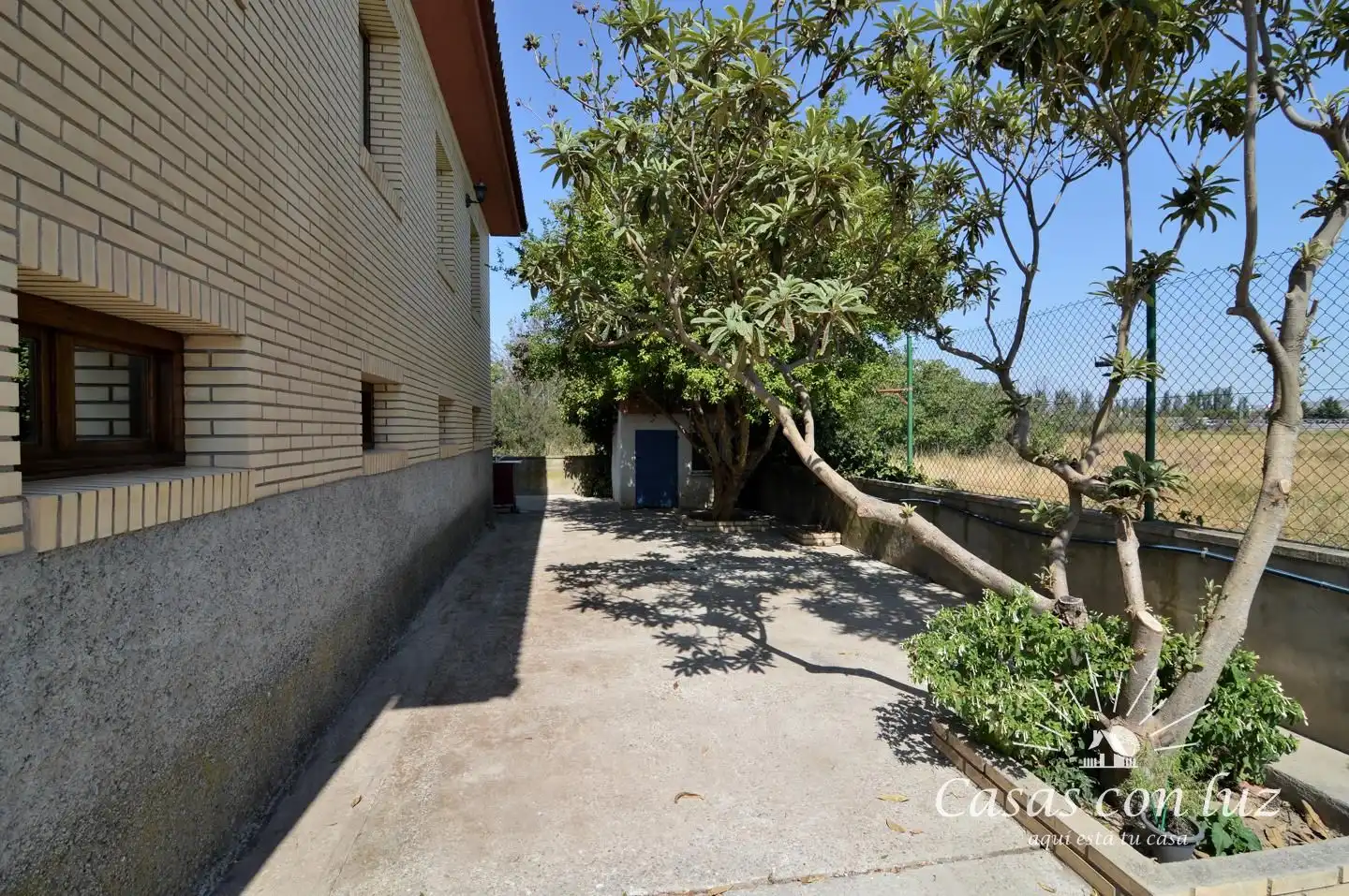 Vista exterior de Casa o chalet en venta en Zaragoza con Jardín privado, Trastero y Piscina