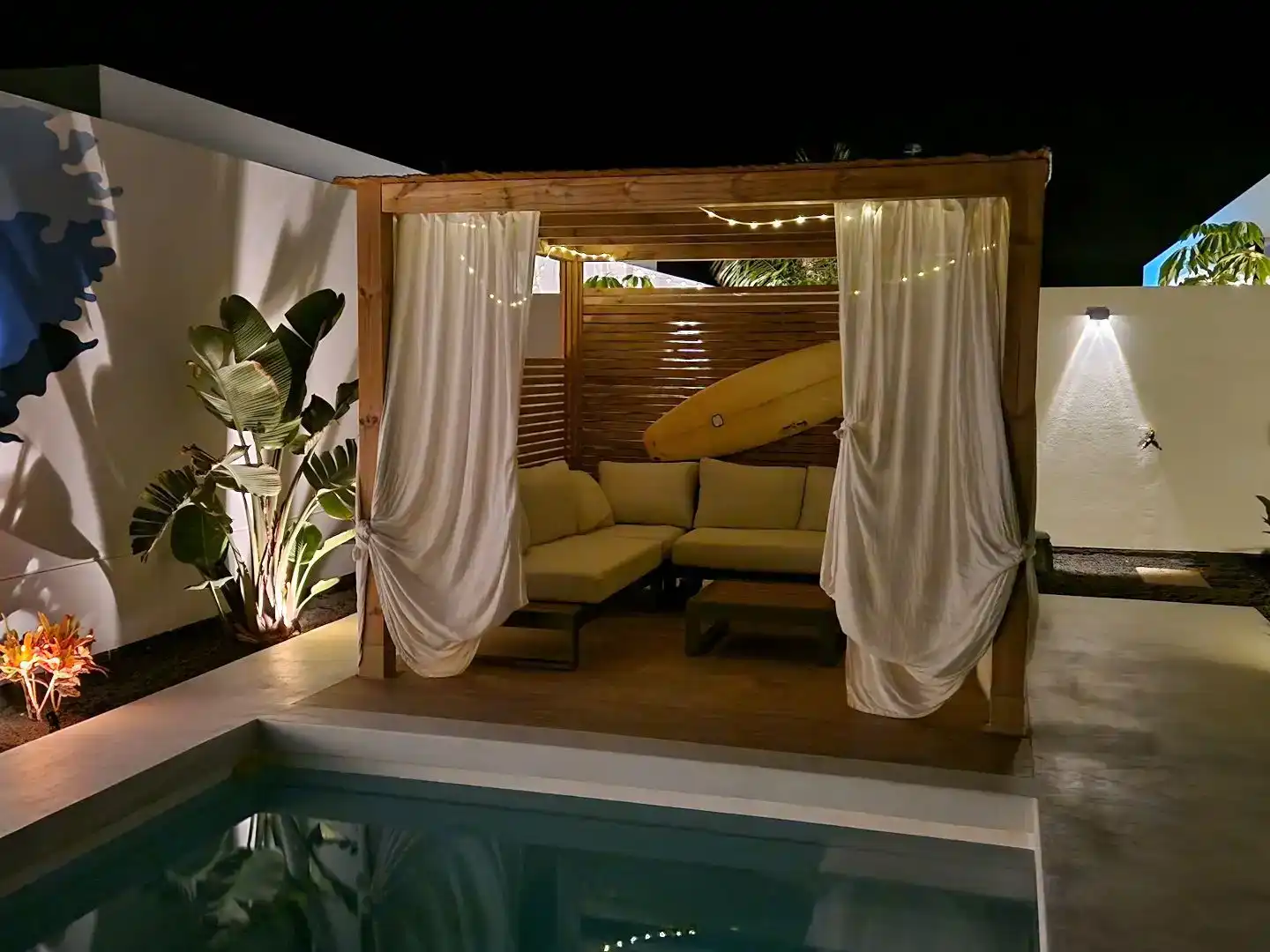 Terrasse von Wohnung zum Verkauf in La Oliva mit Klimaanlage, Privatgarten und Schwimmbad