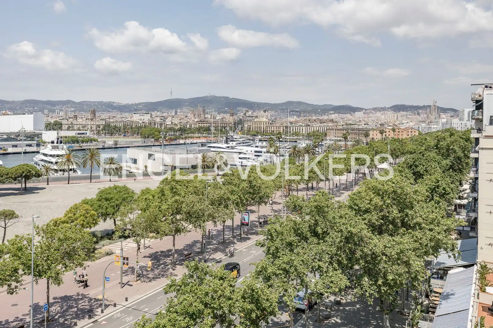 Außenansicht von Wohnung zur Miete in Barcelona mit Klimaanlage, Heizung und Parkett