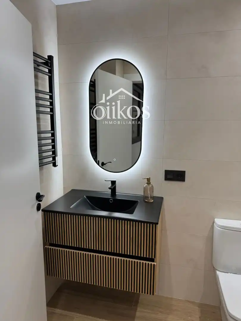 Bany de Apartament en venda en Salamanca amb Calefacció