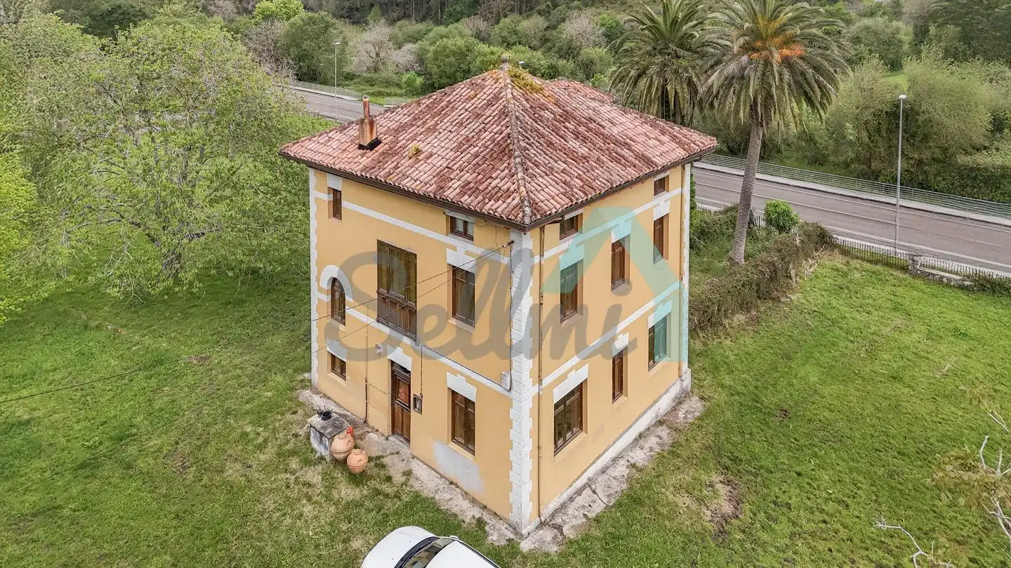 Vista exterior de Casa o chalet en venta en Llanes con Calefacción, Jardín privado y Parquet