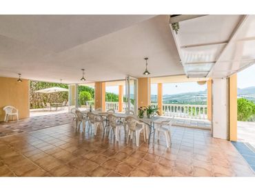 Detached house with pool for sale in Baena
