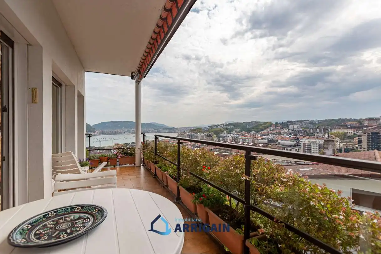 Terraza de Dúplex en venta en Donostia - San Sebastián  con Calefacción, Jardín privado y Terraza