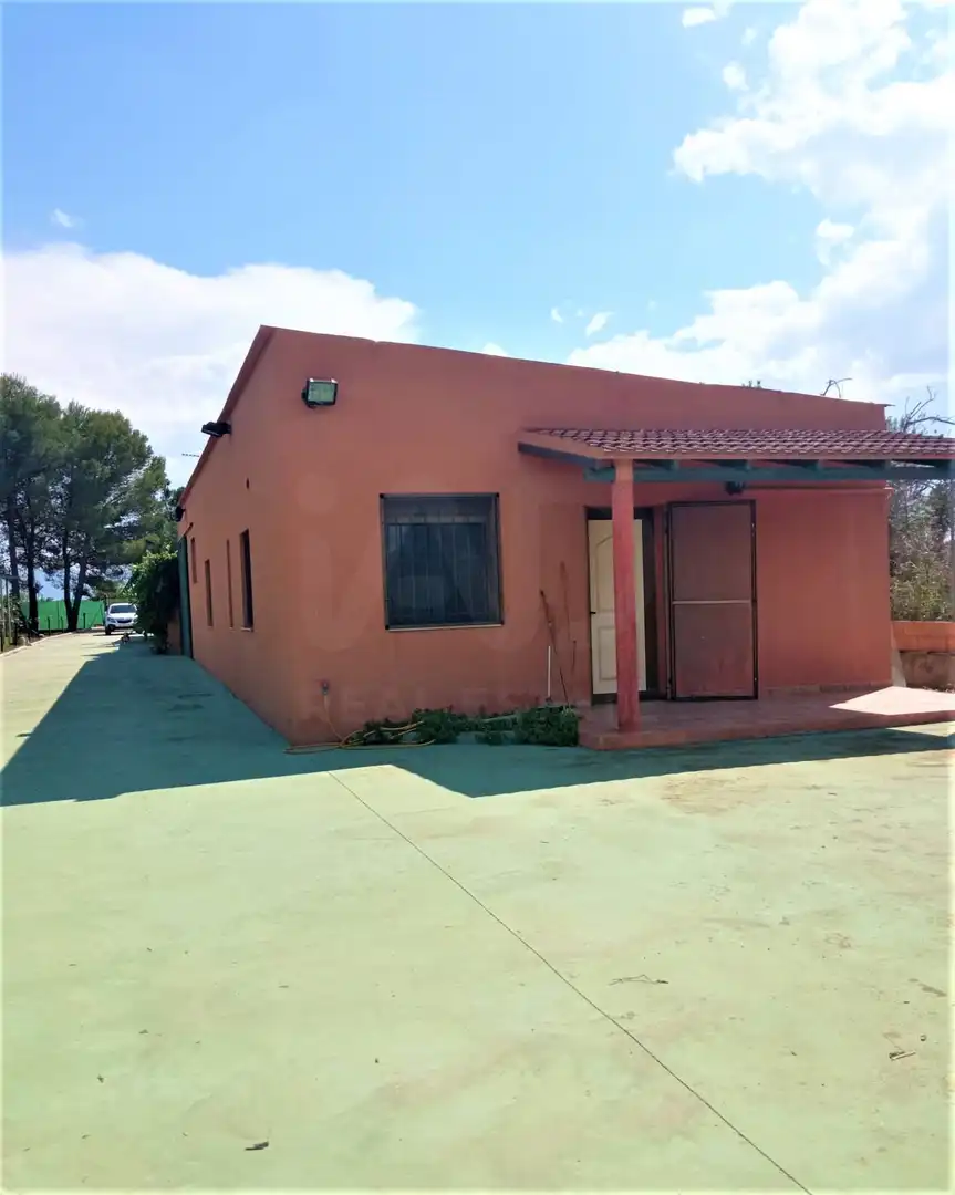 Exterior view of Houses for sale in Móra d'Ebre  with Air Conditioner, Heating and Swimming Pool